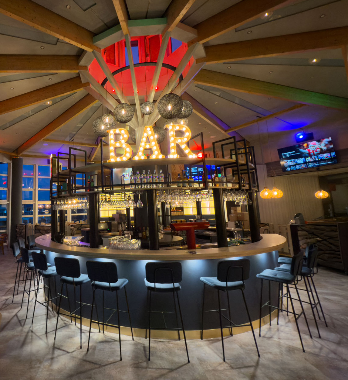Stormy Bar Bild